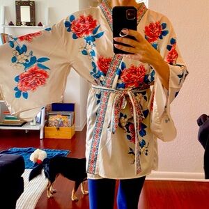 Pretty kimono can be worn as beach cover